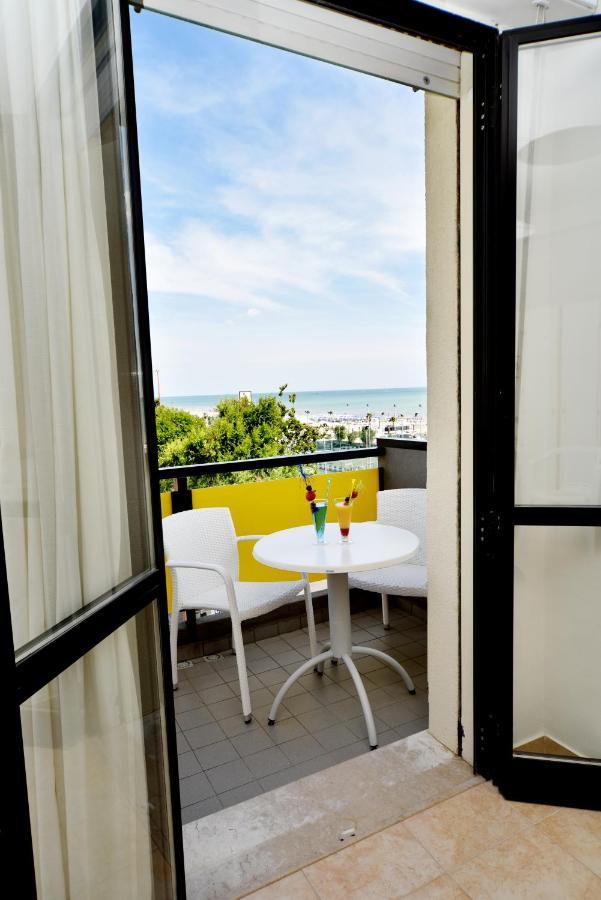 Hotel Mimosa Riccione Buitenkant foto